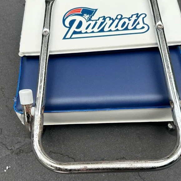 🏈 Vintage Stadium Seat Cushion - Patriots - Picture 2 of 4